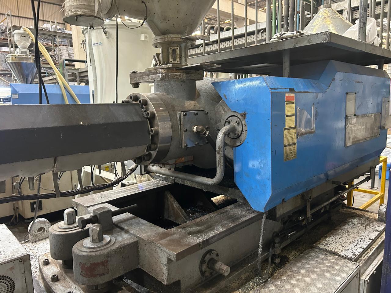 Injetora FCS 1000 ton